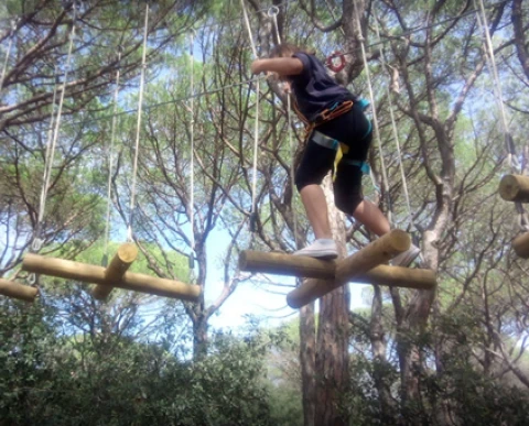 Casa de colònies Mas Gorgoll activitats aventura