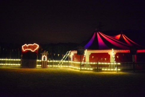 Casa de colonias La Llobeta carpa de circo